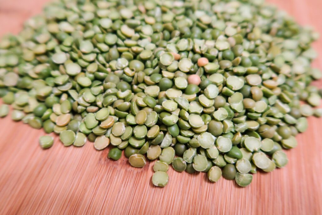 Split dried green peas